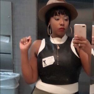 Meet your Posher, Raeniece